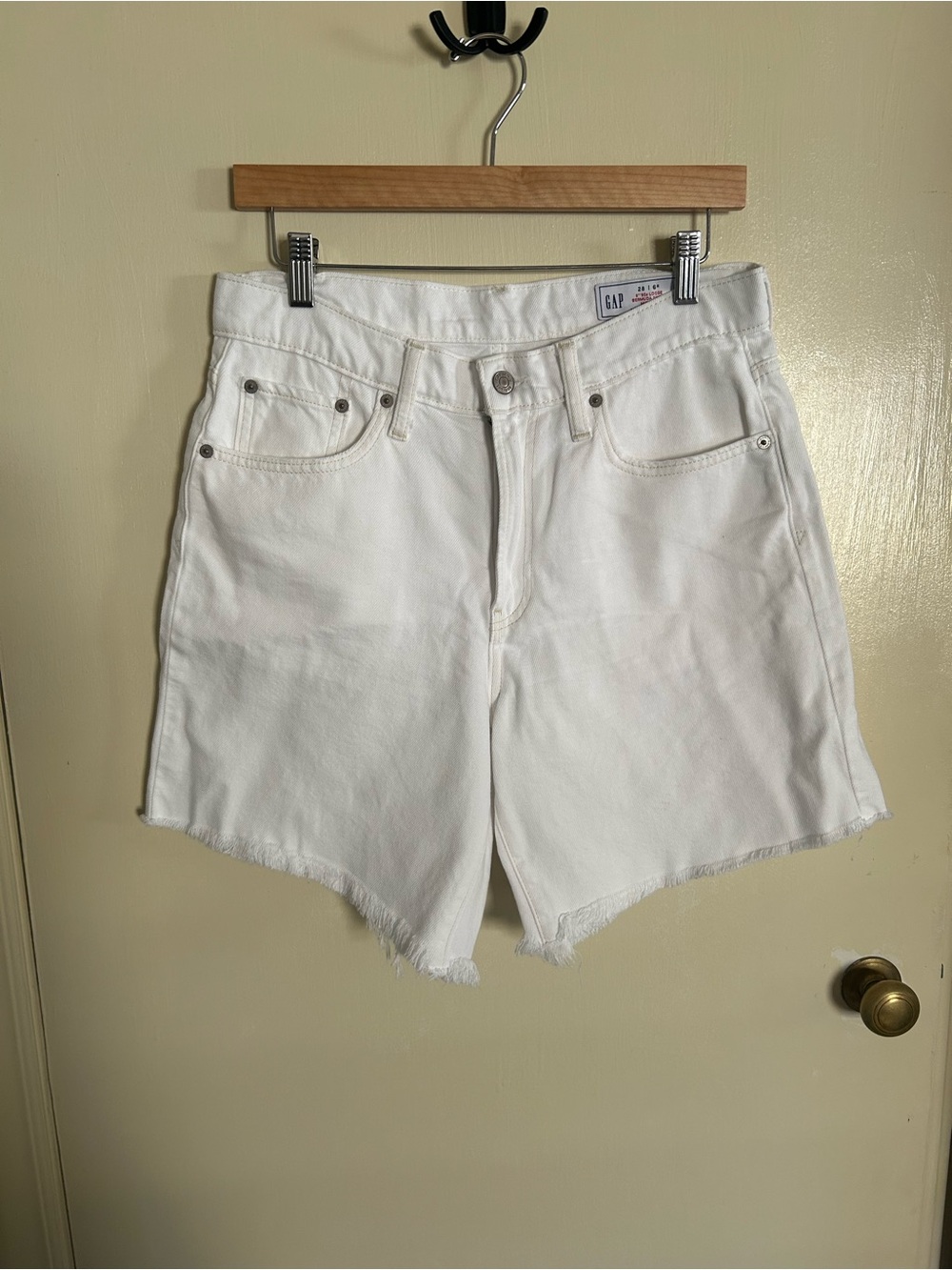 GAP White Raw-Hem High-Rise 8” Denim Shorts